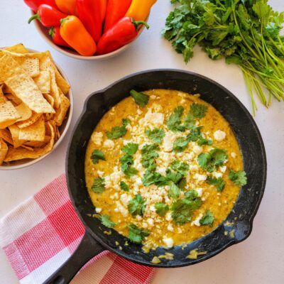 Easy Green Chile Queso Recipe